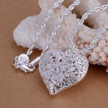 Fashion Cute Sand Flower Necklace Pendant